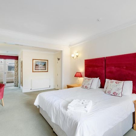 Отель Charles House - Windsor Castle Экстерьер фото