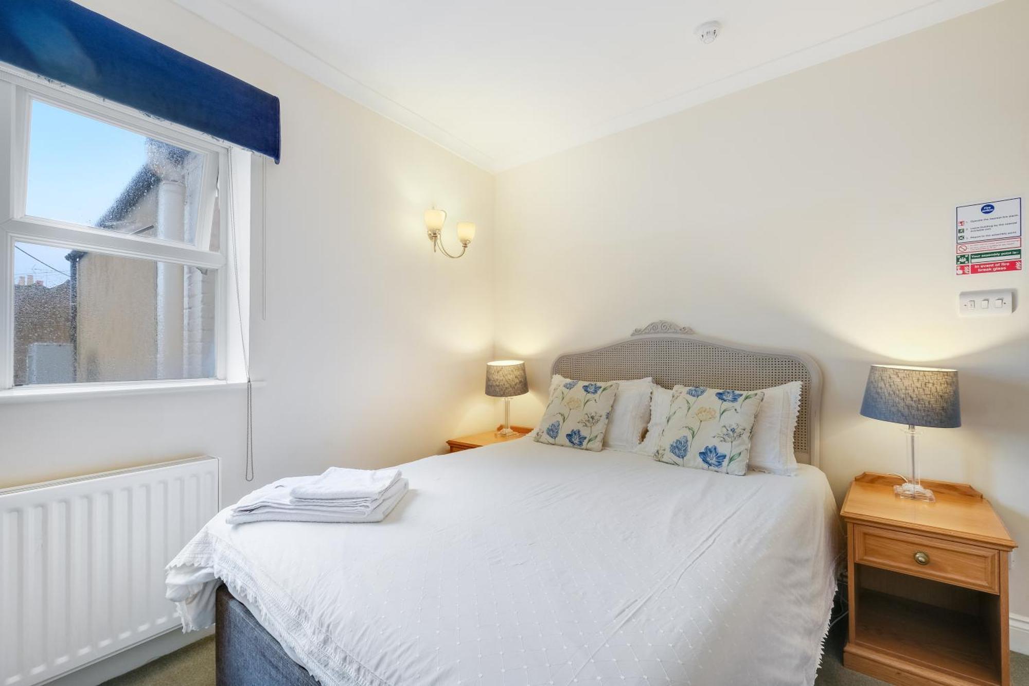Отель Charles House - Windsor Castle Экстерьер фото